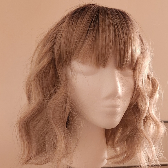 Wig - Picture 2 of 4